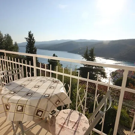 Apartament With Parking Space Rabac, Labin - 7410 *
