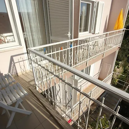 Apartament With Parking Space Rabac, Labin - 7410
